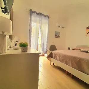 La Casa Di Serafina Affittacamere Santo Stefano di Camastra